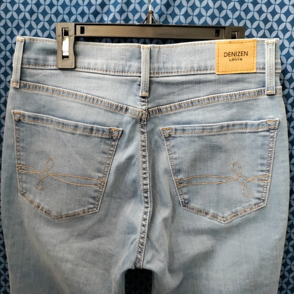 Denizen by Levi's - Juniors light blue, high-rise denim jeans. NWT. Size - 7M - Picture 8 of 10